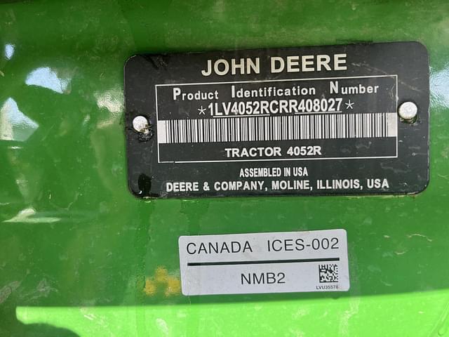 Image of John Deere 4052R equipment image 4