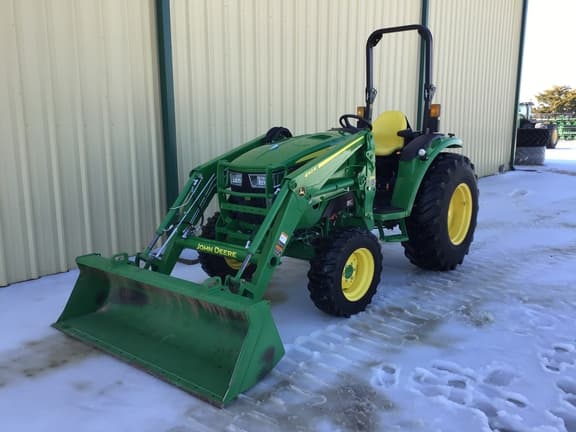 Image of John Deere 4052R equipment image 1