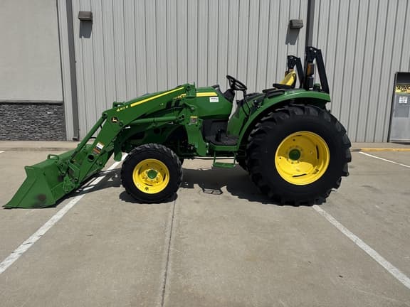 Image of John Deere 4052R equipment image 1