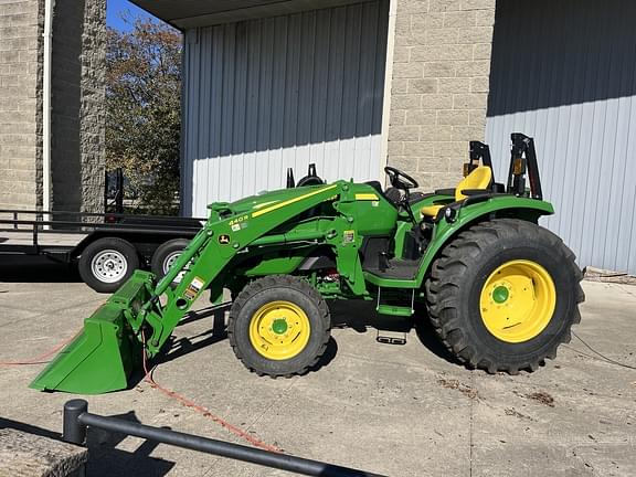 Image of John Deere 4052R equipment image 2