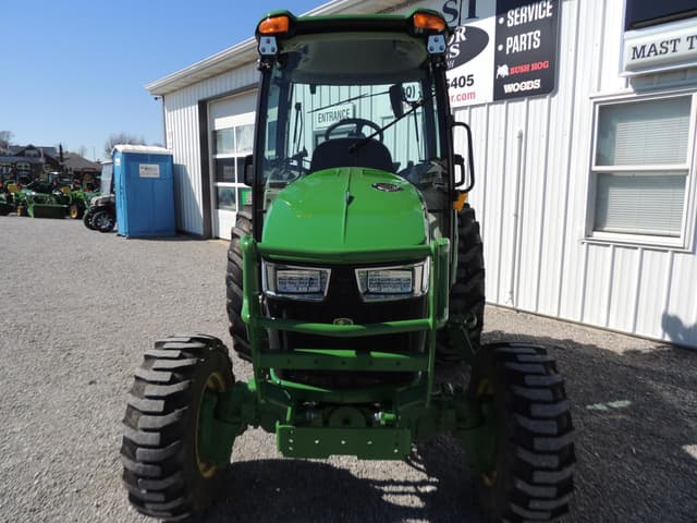 Image of John Deere 4052R equipment image 4