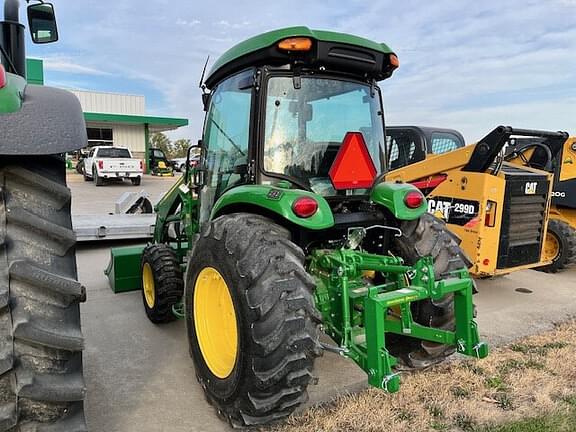 Image of John Deere 4052R equipment image 3