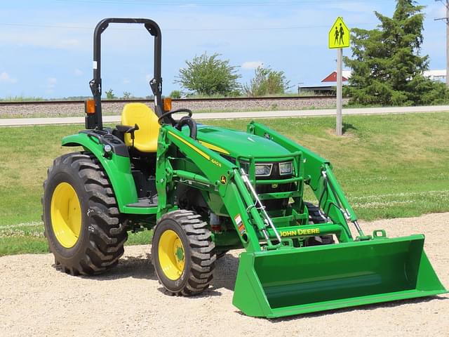 Image of John Deere 4052R equipment image 1