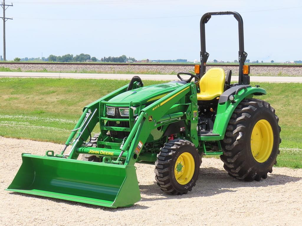 Image of John Deere 4052R Primary image