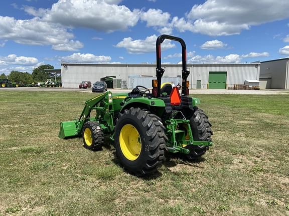 Image of John Deere 4052R equipment image 3