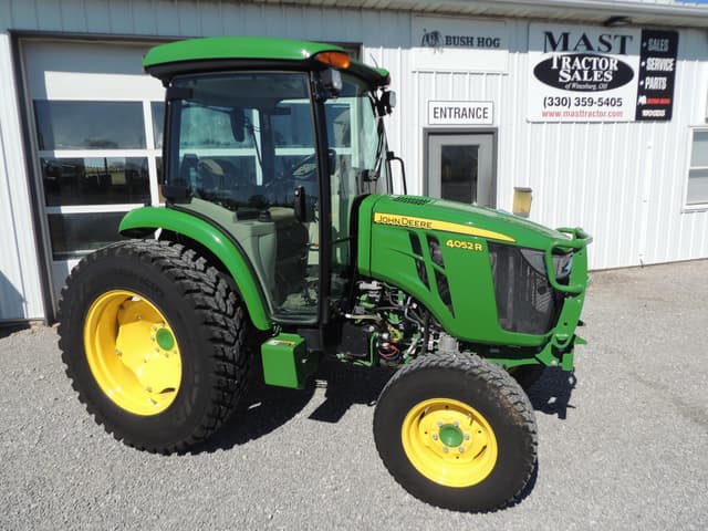 Image of John Deere 4052R equipment image 2