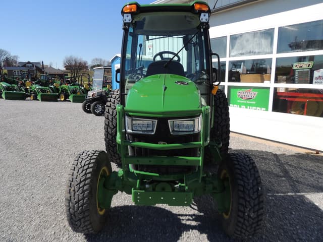 Image of John Deere 4052R equipment image 4