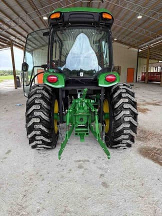 Image of John Deere 4052R equipment image 4