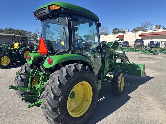 Image of John Deere 4052R equipment image 4