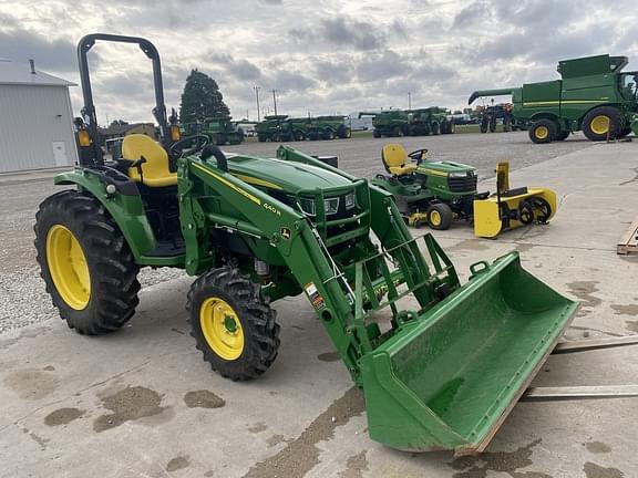Image of John Deere 4052R equipment image 1