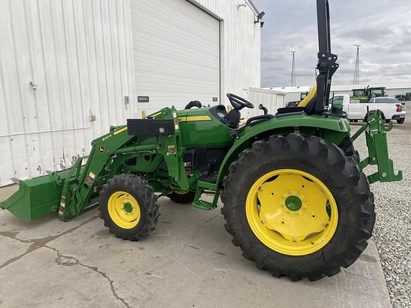 Image of John Deere 4052R equipment image 2