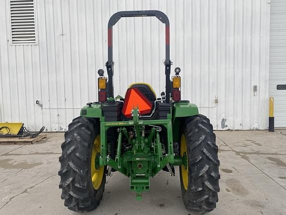 Image of John Deere 4052R equipment image 3