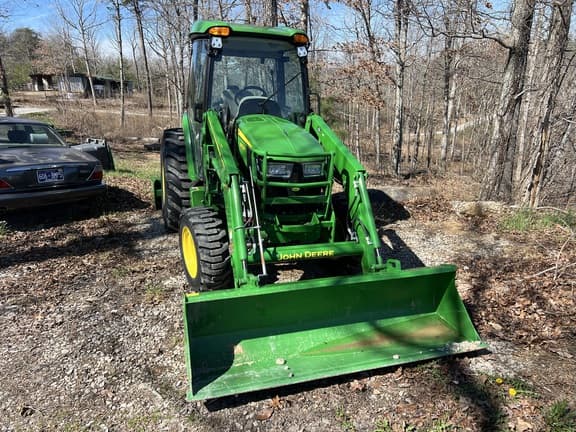 Image of John Deere 4052R equipment image 3