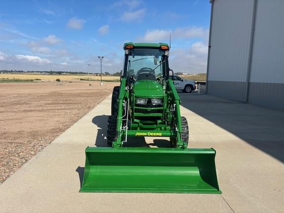 Image of John Deere 4052R equipment image 3