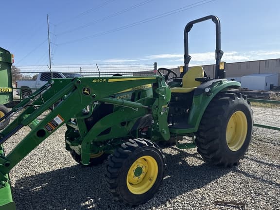 Image of John Deere 4052R equipment image 3