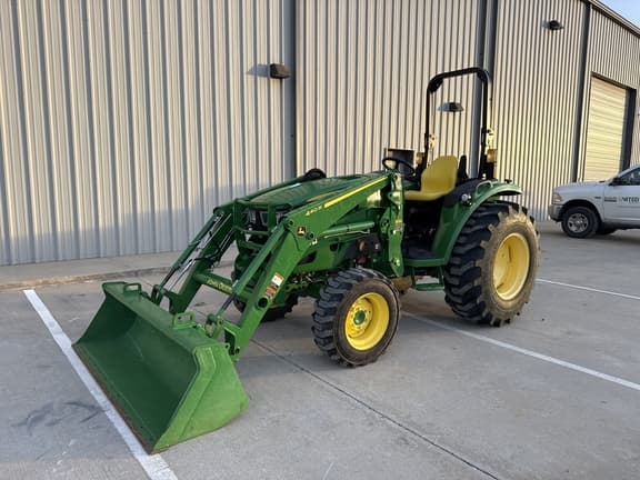 Image of John Deere 4052R equipment image 1