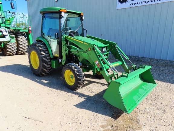 Image of John Deere 4052R equipment image 3