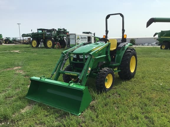 Image of John Deere 4066M equipment image 1