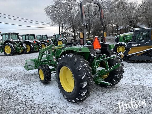 Image of John Deere 4066M equipment image 2