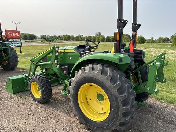 Image of John Deere 4066M equipment image 3