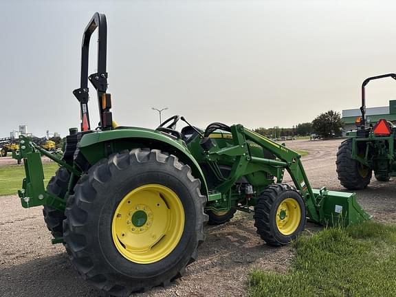 Image of John Deere 4066M equipment image 1