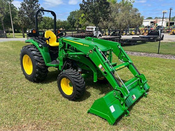 Image of John Deere 4066M equipment image 1