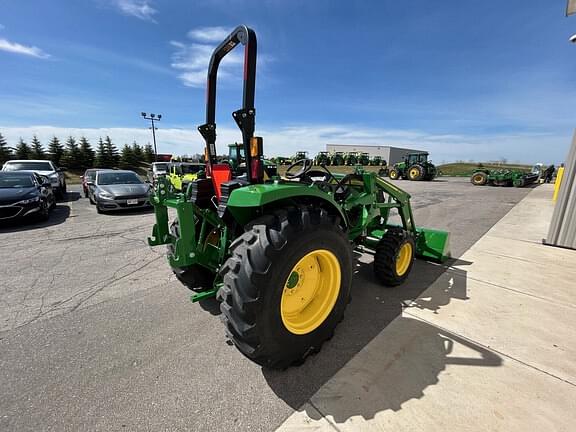 Image of John Deere 4066M equipment image 1