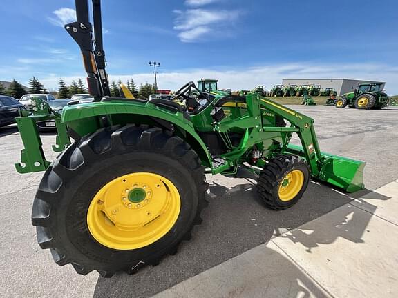 Image of John Deere 4066M equipment image 2