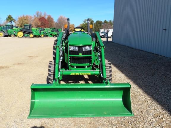 Image of John Deere 4066M equipment image 4