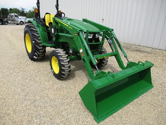 Image of John Deere 4066M equipment image 2