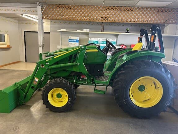 Image of John Deere 4066M equipment image 1