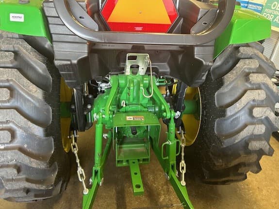 Image of John Deere 4066M equipment image 2
