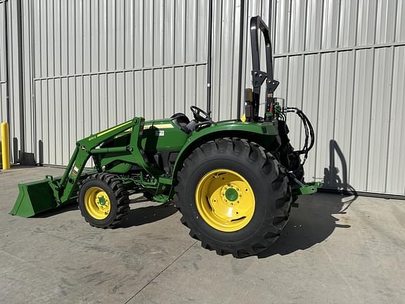 Image of John Deere 4066M equipment image 2