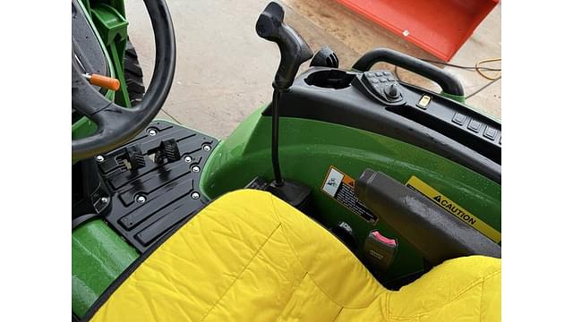 Image of John Deere 4066M equipment image 1