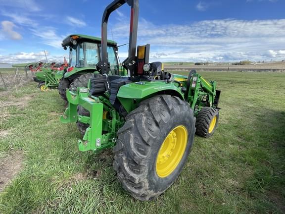 Image of John Deere 4066M equipment image 4