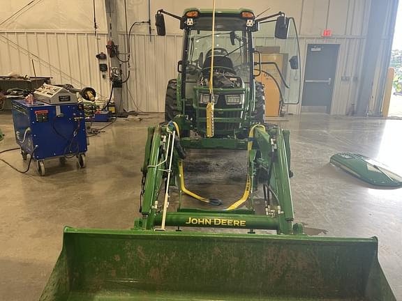 Image of John Deere 4066R equipment image 2