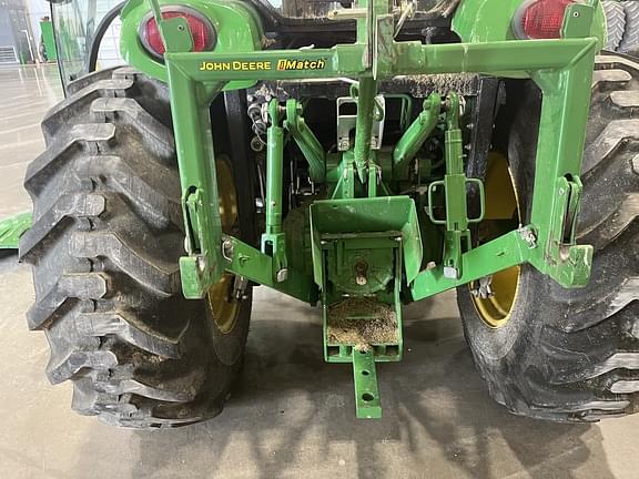 Image of John Deere 4066R equipment image 3