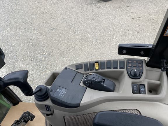 Image of John Deere 4066R equipment image 3