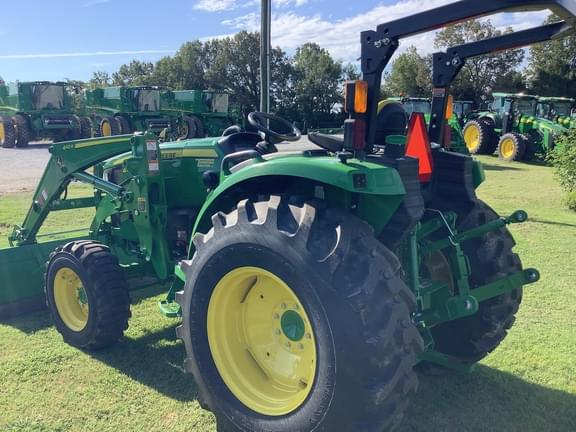 Image of John Deere 4066R equipment image 3