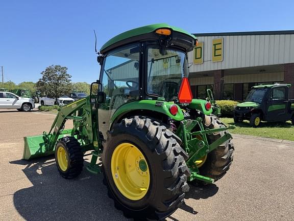 Image of John Deere 4066R equipment image 4