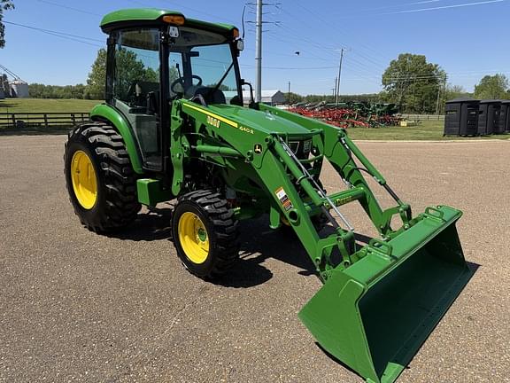 Image of John Deere 4066R equipment image 2