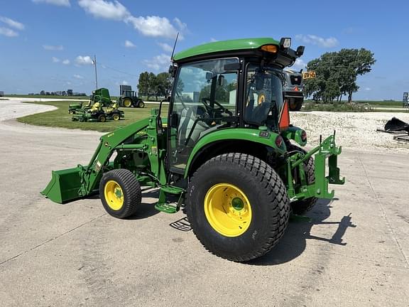 Image of John Deere 4066R equipment image 4