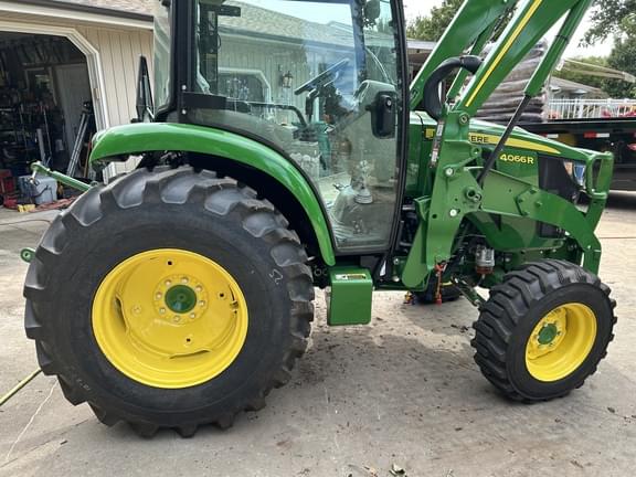 Image of John Deere 4066R equipment image 4