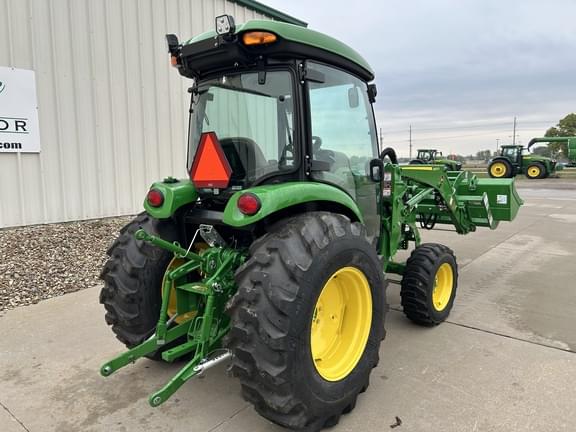 Image of John Deere 4066R equipment image 4