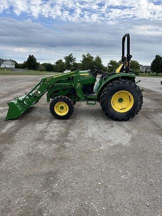 Image of John Deere 4066R equipment image 1