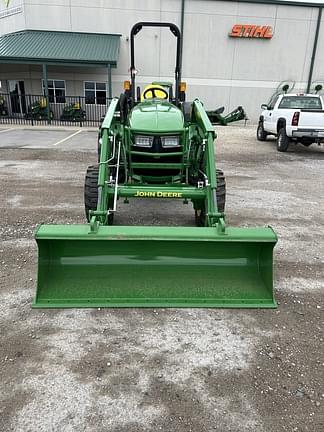 Image of John Deere 4066R equipment image 2