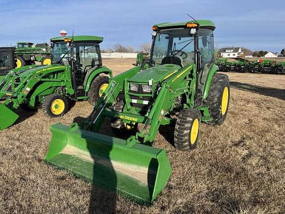 Image of John Deere 4066R equipment image 4