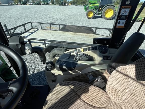 Image of John Deere 4066R equipment image 4