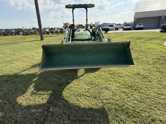 Image of John Deere 4066R equipment image 4