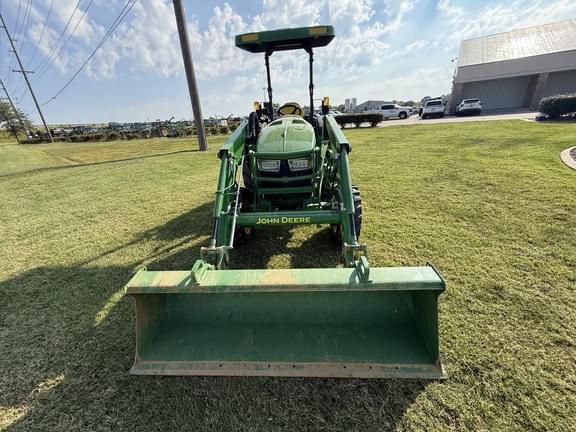 Image of John Deere 4066R equipment image 3